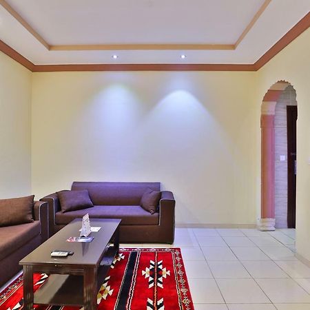 OYO 273 Star Yanbu Hotel Suites Bagian luar foto