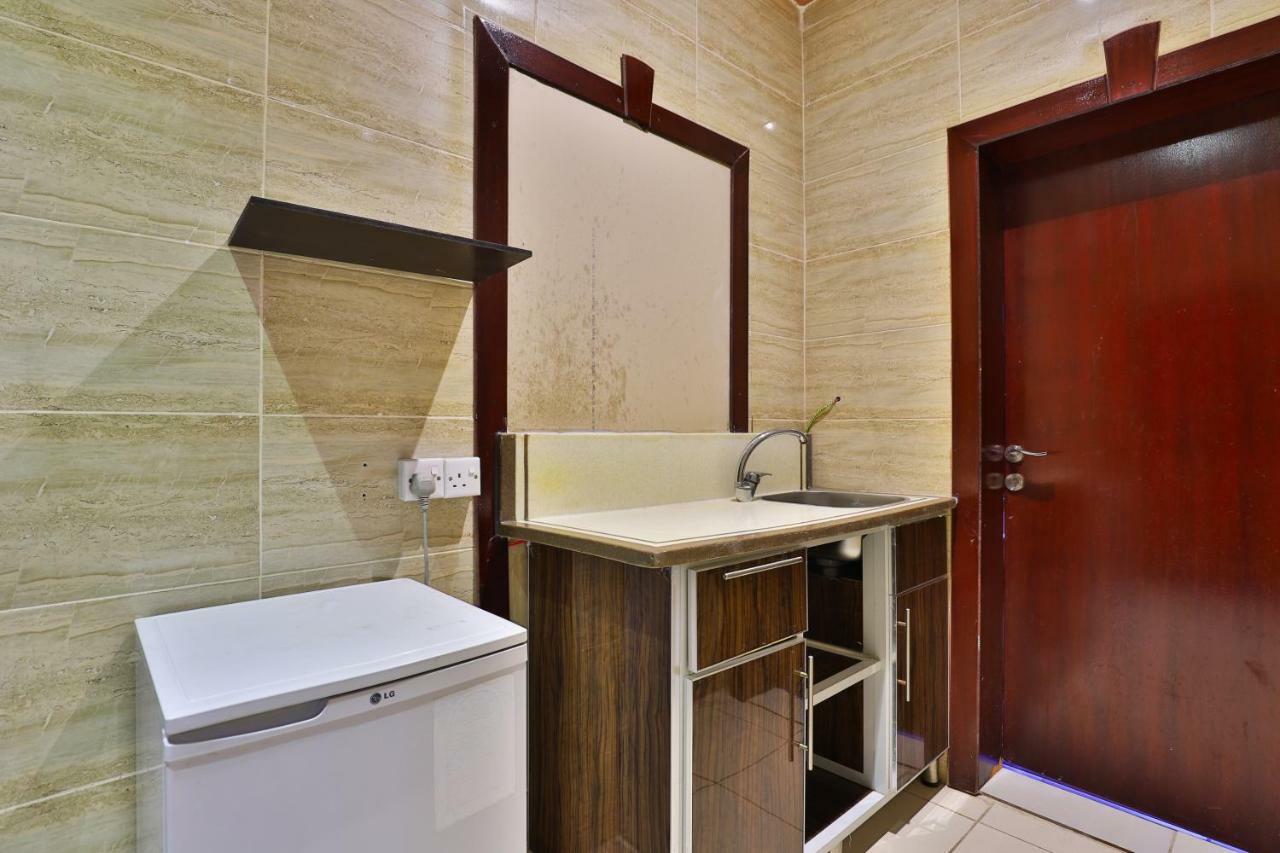 OYO 273 Star Yanbu Hotel Suites Bagian luar foto