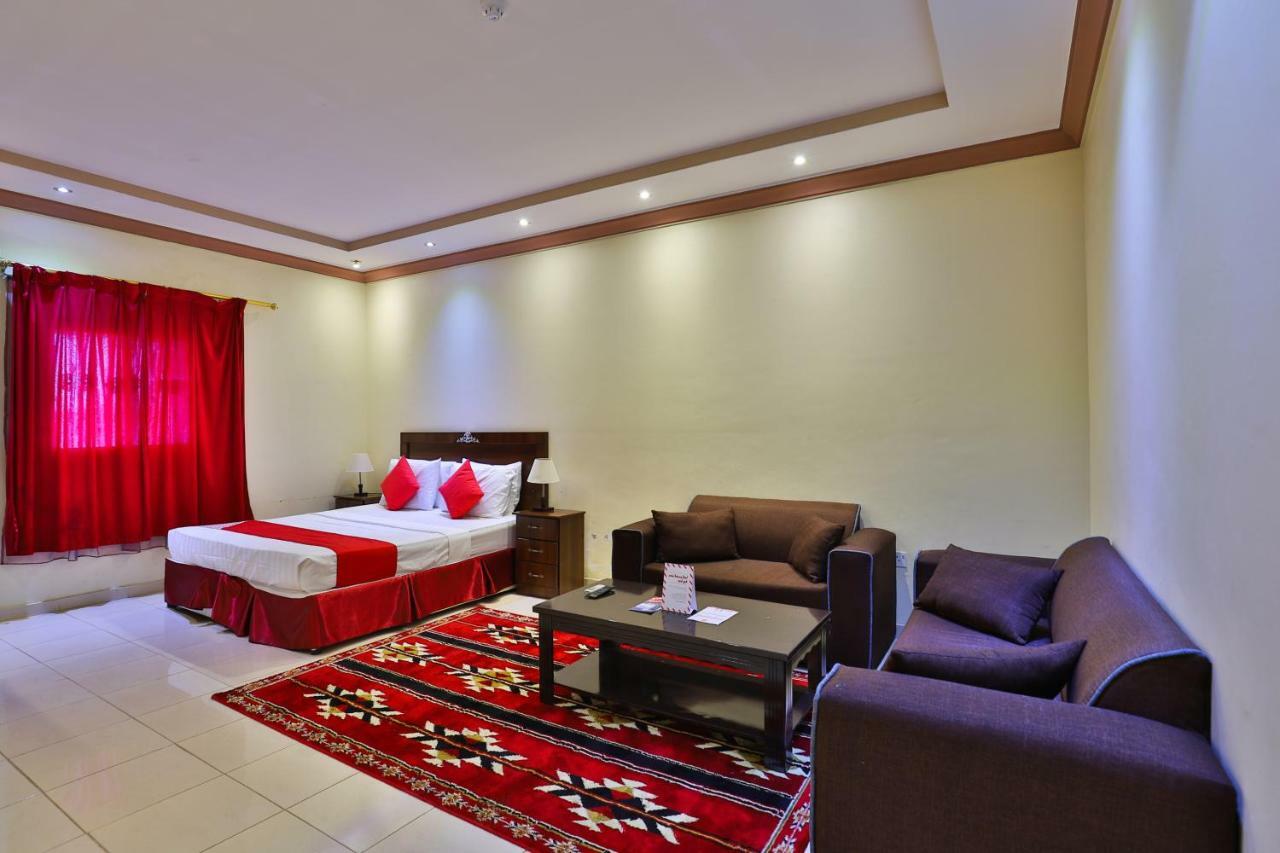 OYO 273 Star Yanbu Hotel Suites Bagian luar foto