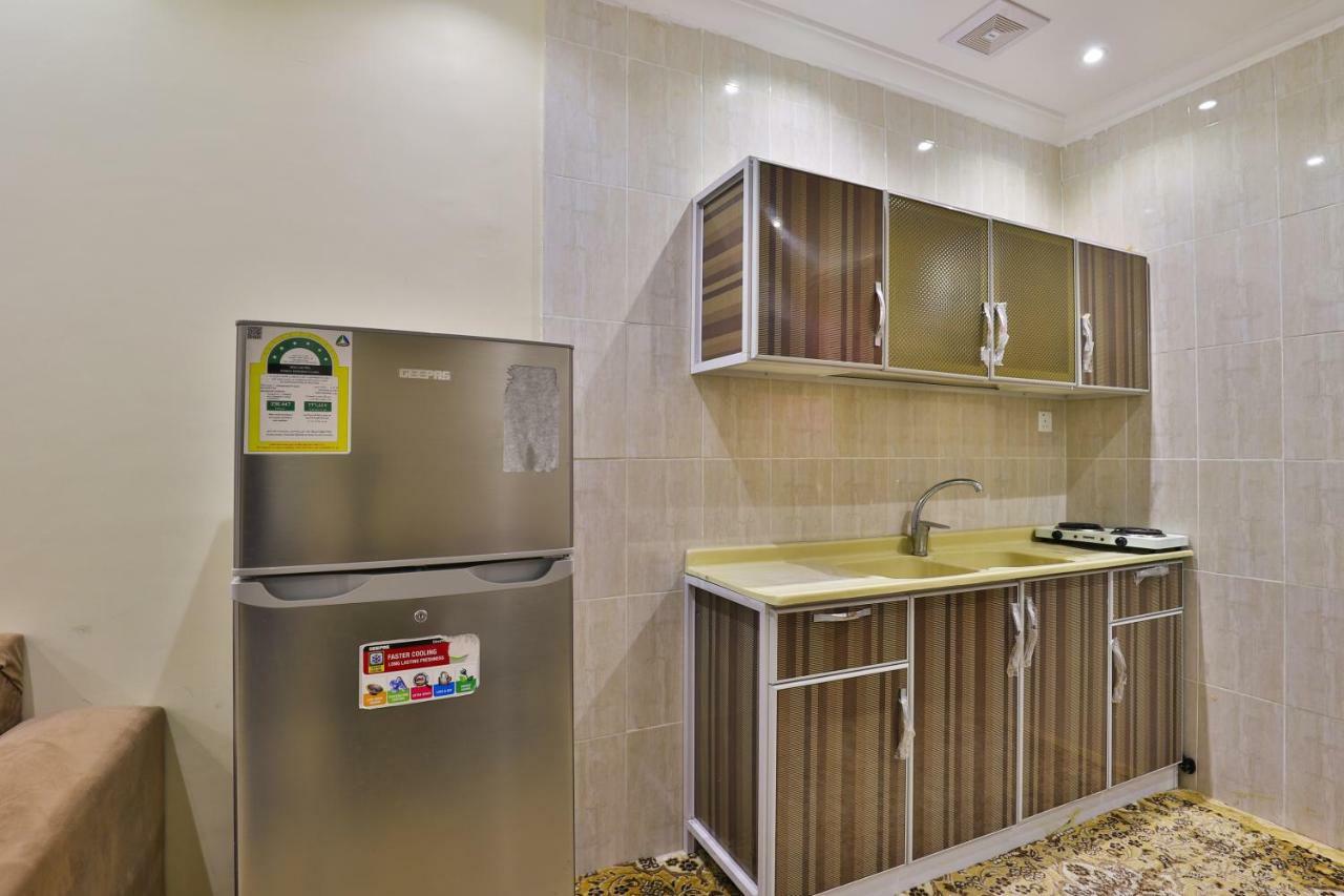 OYO 273 Star Yanbu Hotel Suites Bagian luar foto