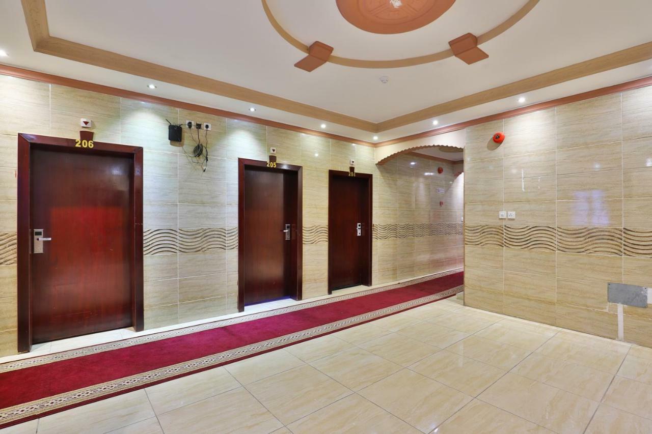 OYO 273 Star Yanbu Hotel Suites Bagian luar foto