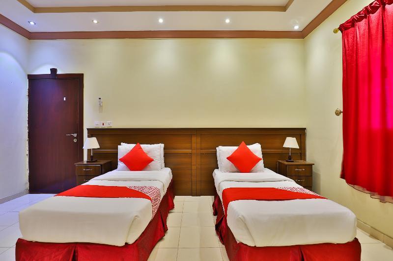 OYO 273 Star Yanbu Hotel Suites Bagian luar foto